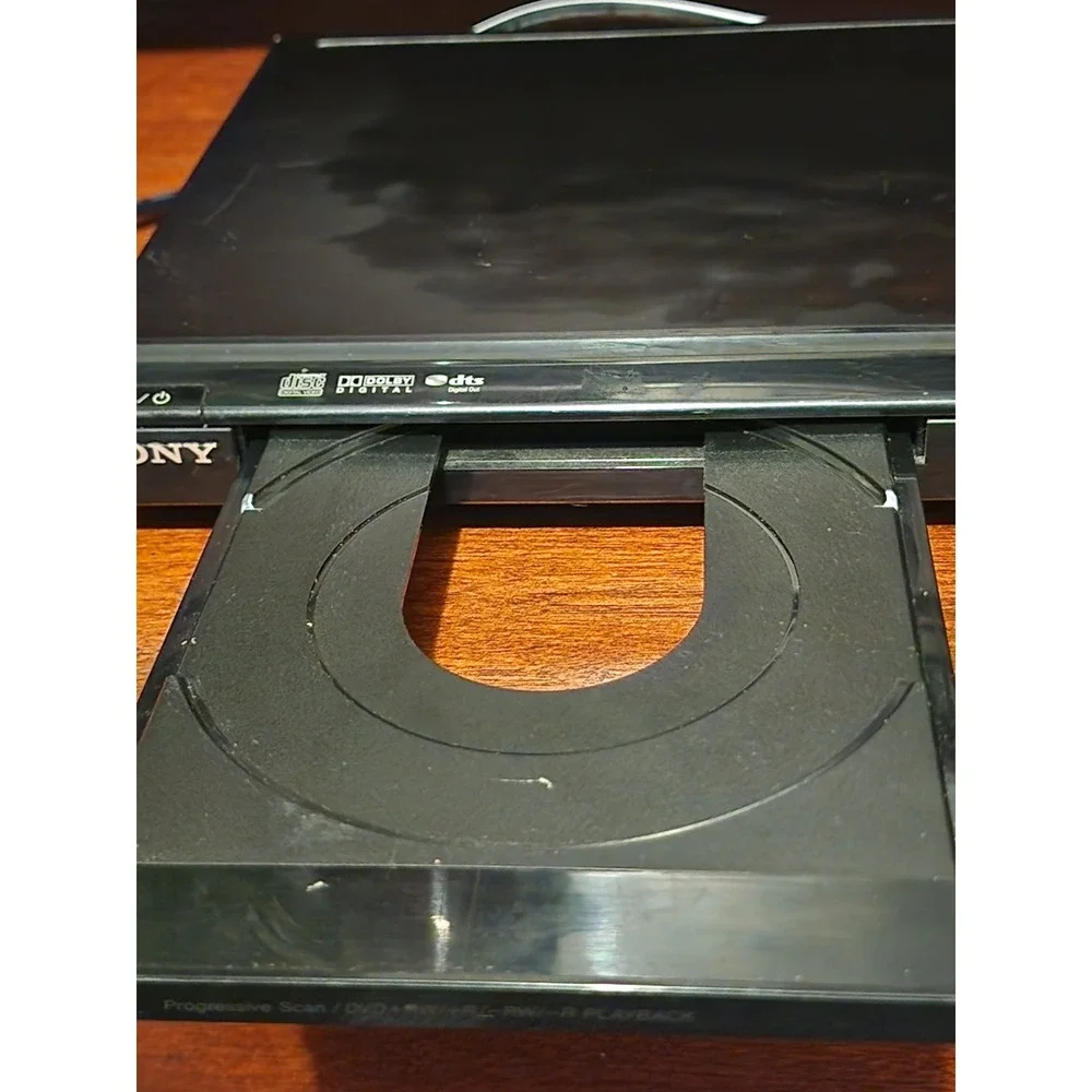 Sony DVP-SR-200P‎ DVD Player